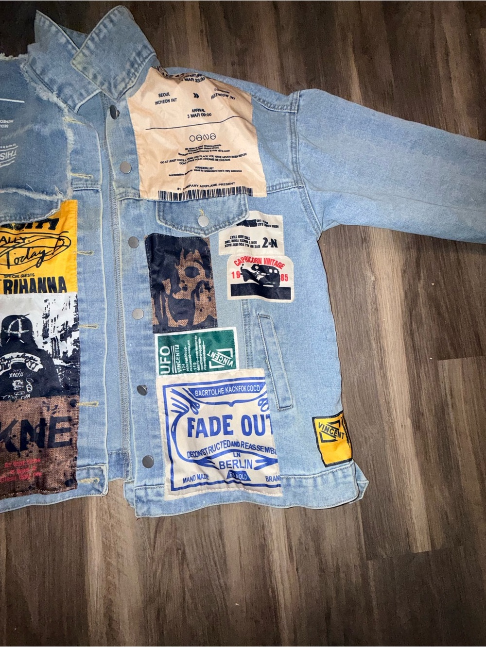 Denim Patchwork Jacket - Light Blue with Multicolor Patches Daisey one of a kind - Picture 3 of 13